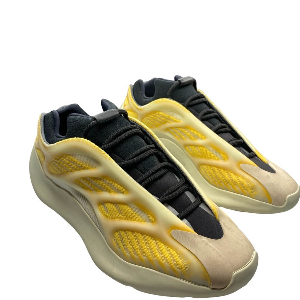 The adidas Yeezy 700 V3 ‘Safflower great condition! - Picture 7 of 12